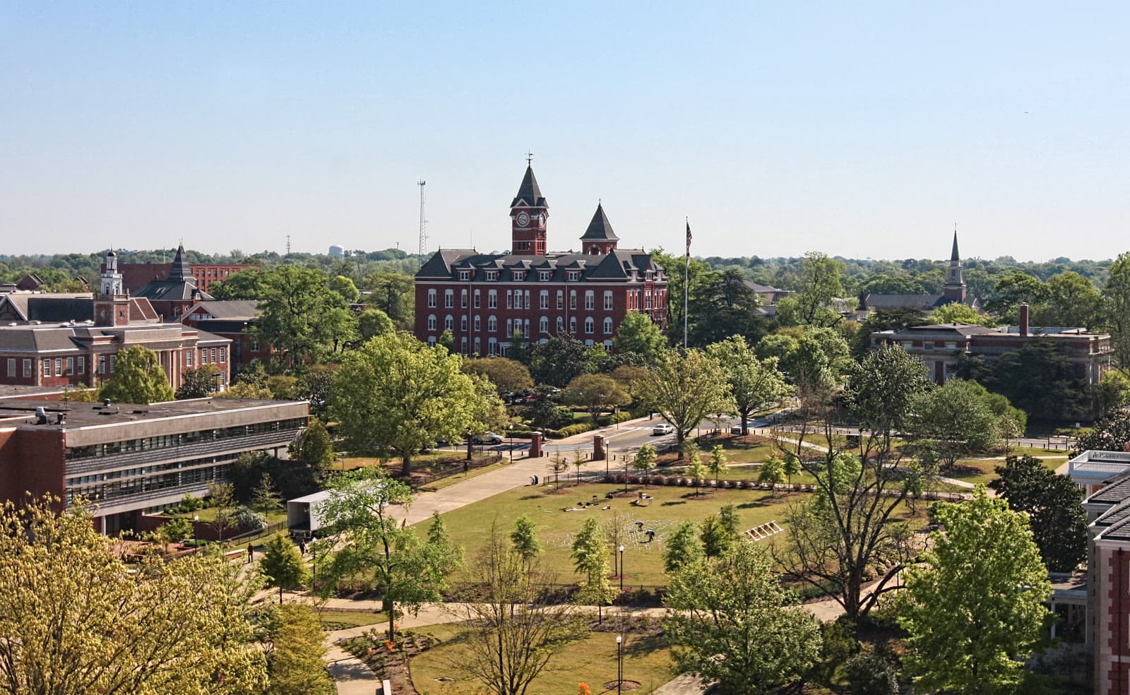 Samford hall and the auburn campus: Rockstarr Media is casting new faces in Auburn