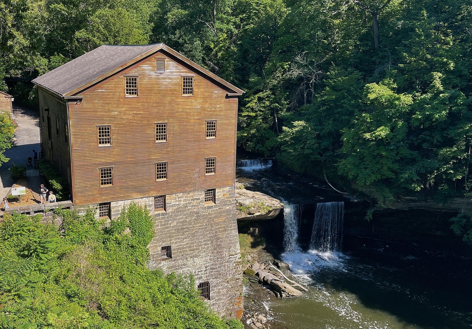 Lanterman's Mill and Lanterman's Falls in Mill Creek Park, Youngstown: Rockstarr Media is casting new faces in Youngstown