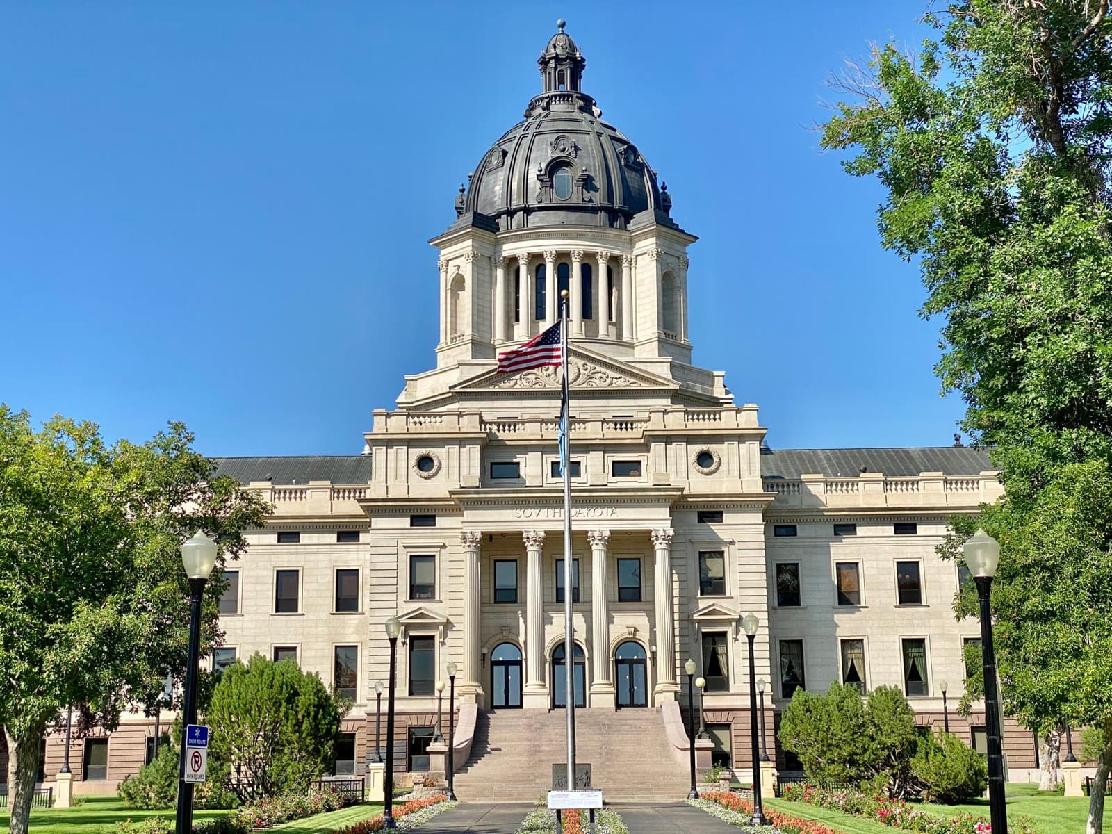 The south dakota state capitol in pierre: Rockstarr Media is casting new faces in Pierre