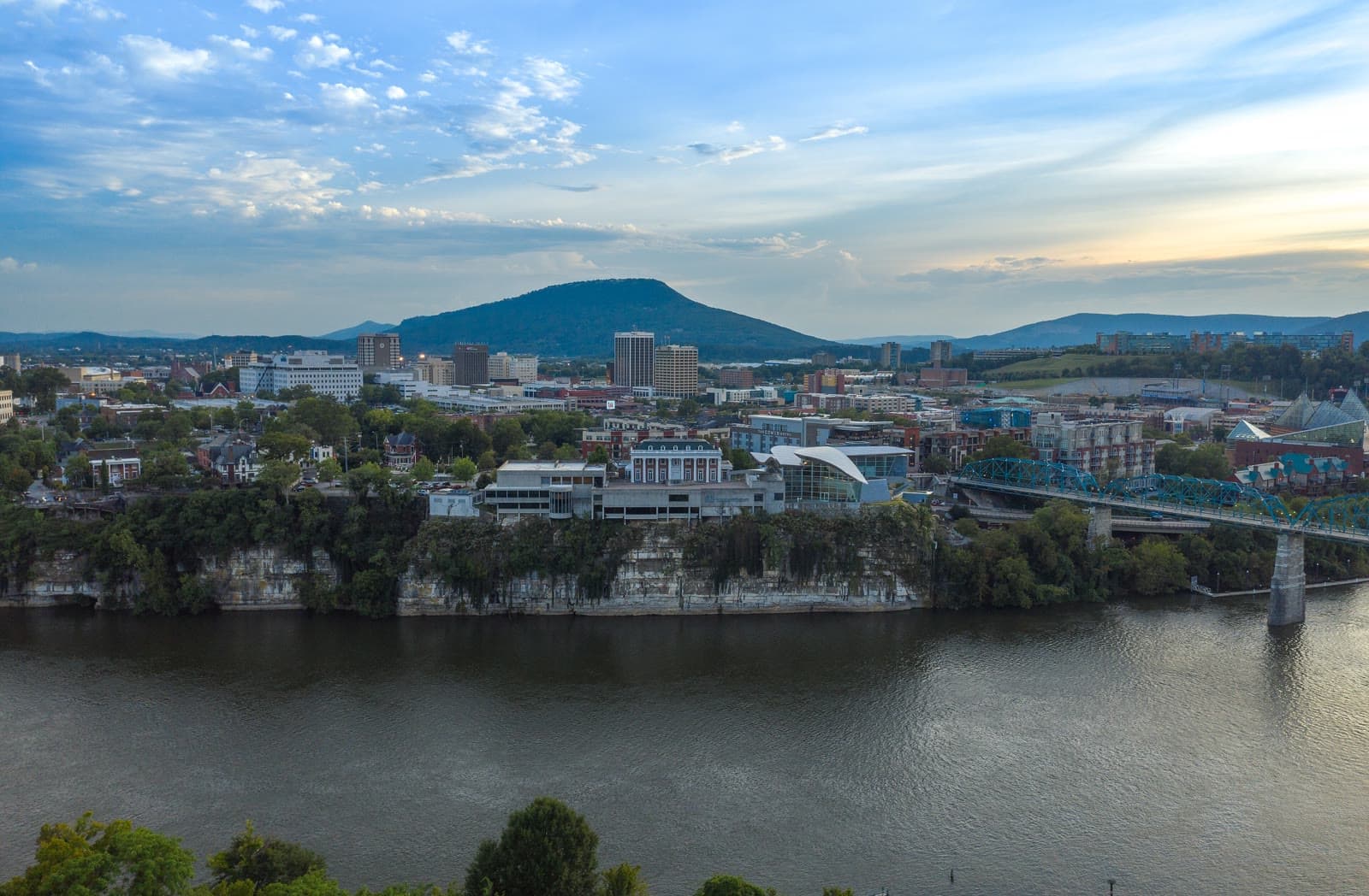 Downtown chattanooga and the tennessee river beneath lookout mountain: Rockstarr Media is casting new faces in Chattanooga