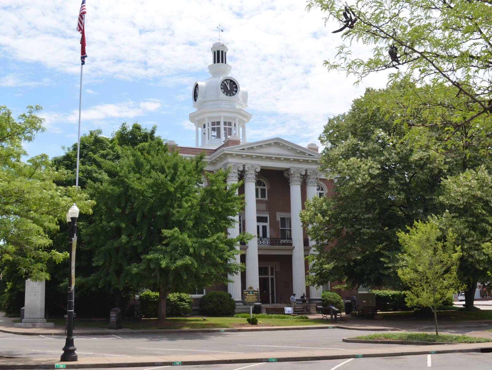 The rutherford county courthouse on the murfreesboro square: Rockstarr Media is casting new faces in Murfreesboro