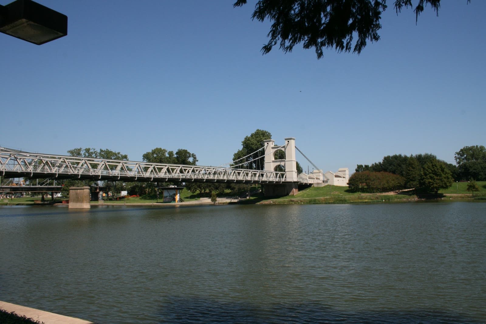 The waco suspension bridge over the brazos river: Rockstarr Media is casting new faces in Waco