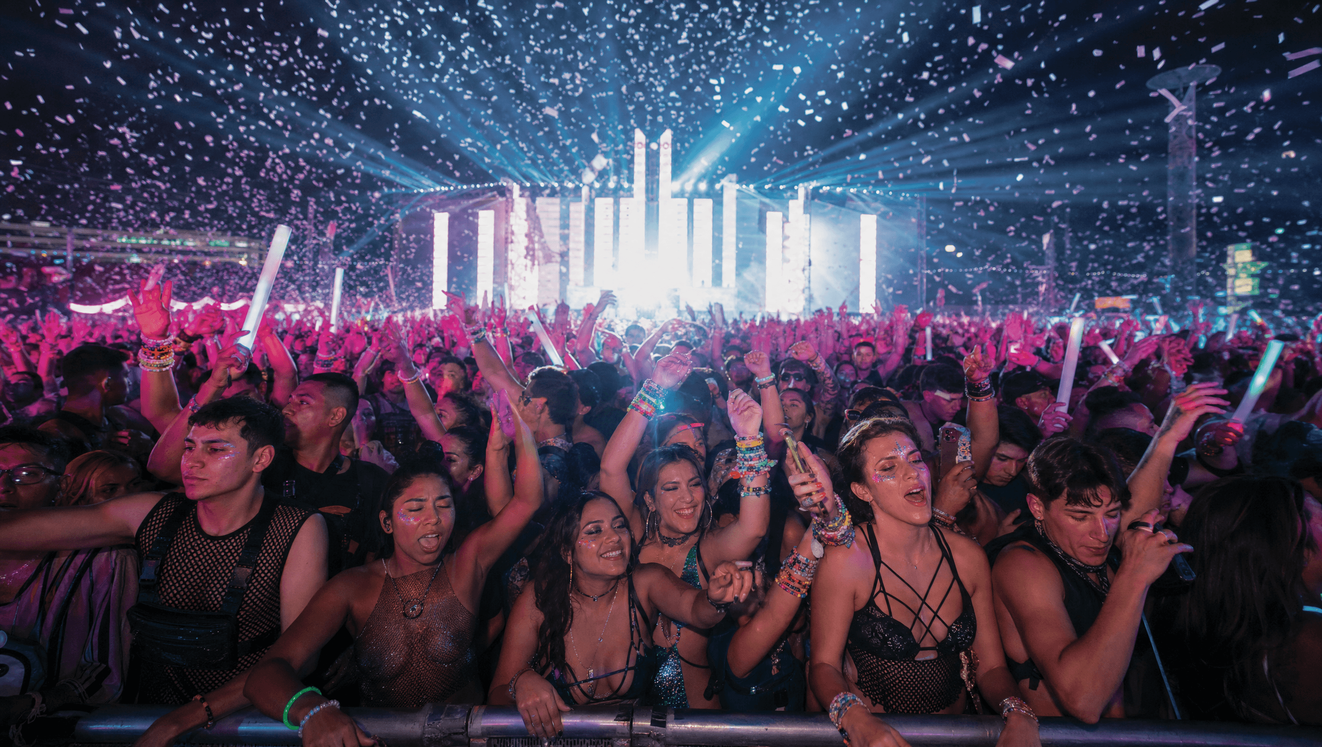 Martin Garrix Holds the Biggest Crowd of EDC Las Vegas 2026's Final Night — A kineticFIELD Hit Parade for the 30th Anniversary Peak